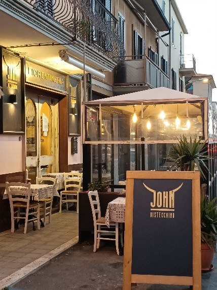 The entrance — John Bistecchino, steakhouse in Follonica